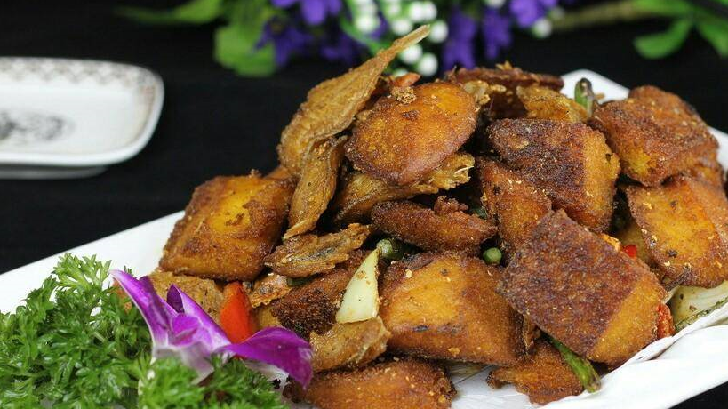 海鲜焖子最好吃来大连必须要体验的美食海产品的天下