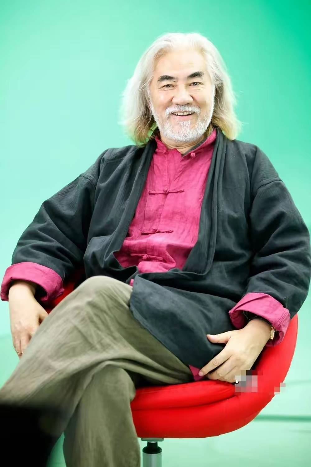 男人当效张纪中七十岁宝刀未老42岁妻子再怀三胎