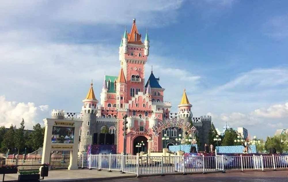 青岛耗资20亿的景区号称绿色氧吧门票280元不输迪士尼