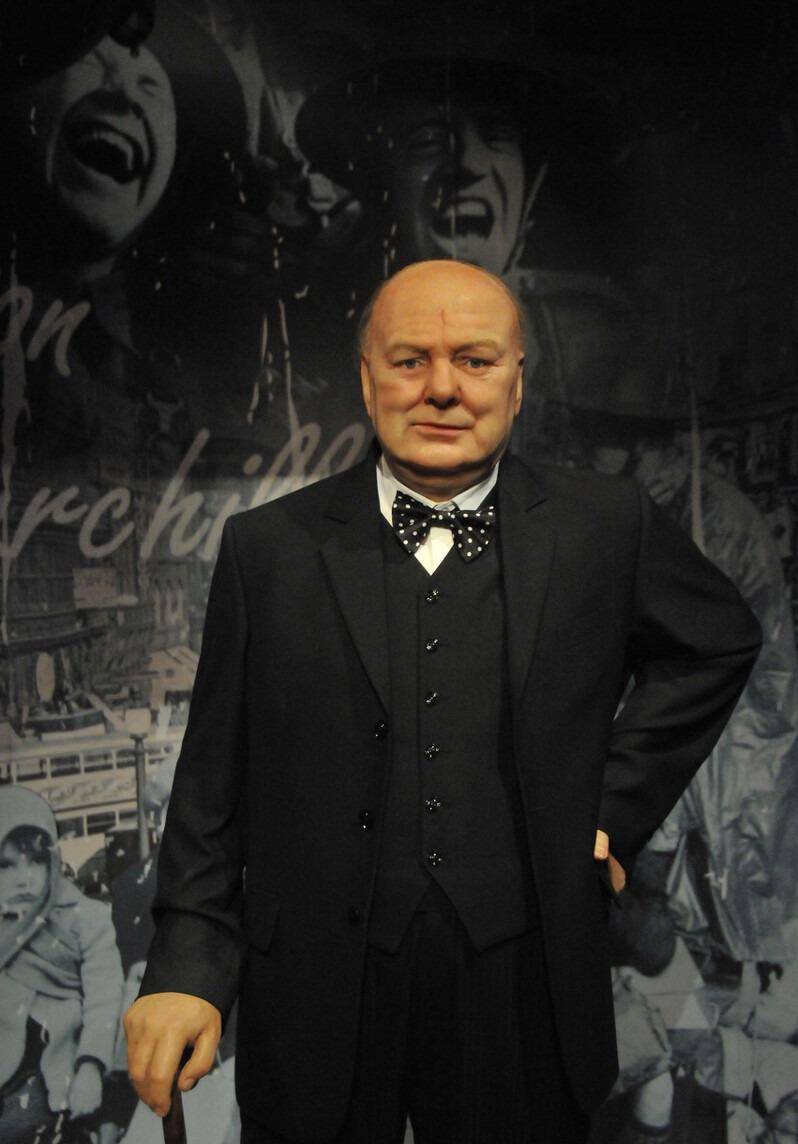 丘吉尔欺骗苏德两国,只有希特勒上当,但为何最后吃亏的是苏联?