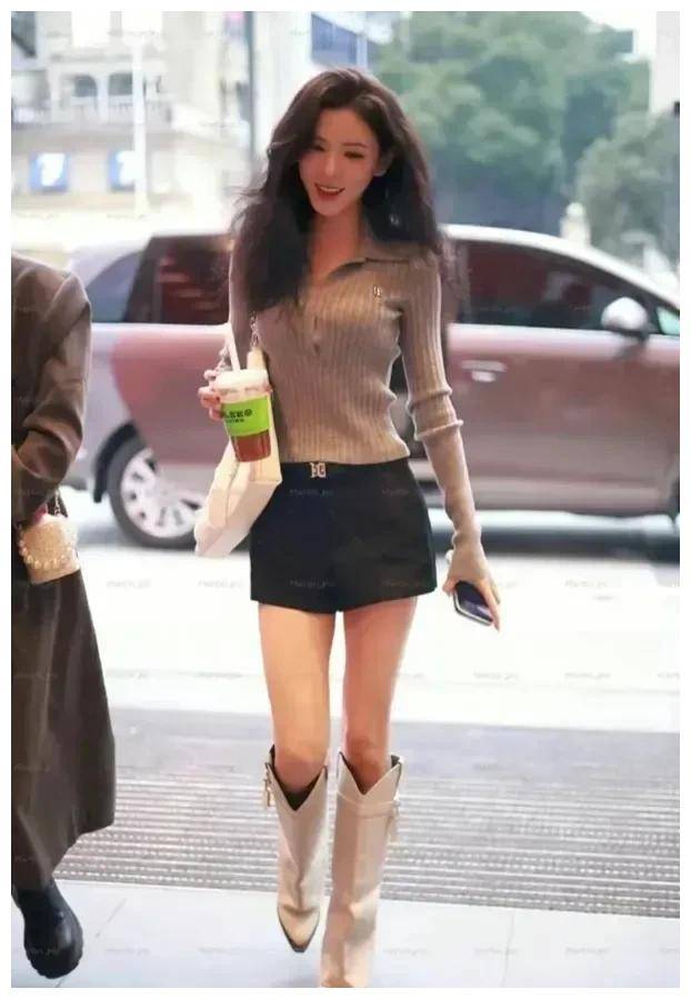 张予曦上班路透惊艳美丽腰如细腻丝绦身姿纤秀迷离