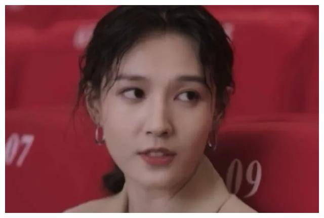 其中赵昕饰演的肖瑶,是孟宛青前夫的现任女朋友,作为今年家经常活跃在