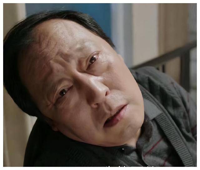 《南来北往》拍摄时,导演让倪大红演瞎子,他笑着说"演就完了"