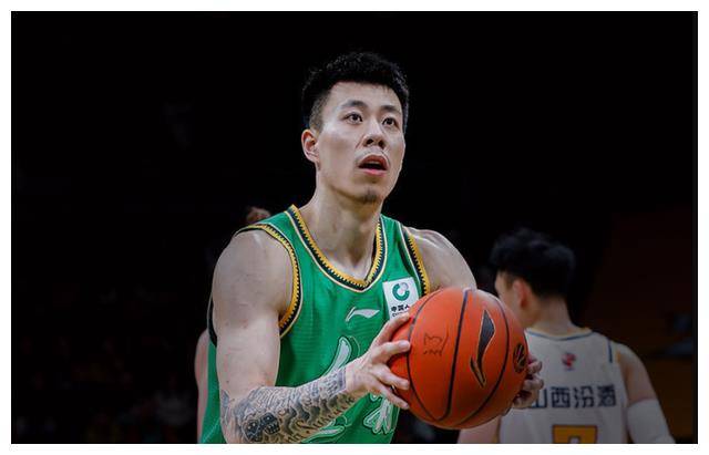 辽宁飞豹队cba赛场上的绿色力量点亮亚洲篮球战场