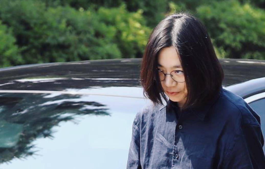 原创恶魔千金赵显娥打骂佣人家暴老公因一袋坚果让飞机返航