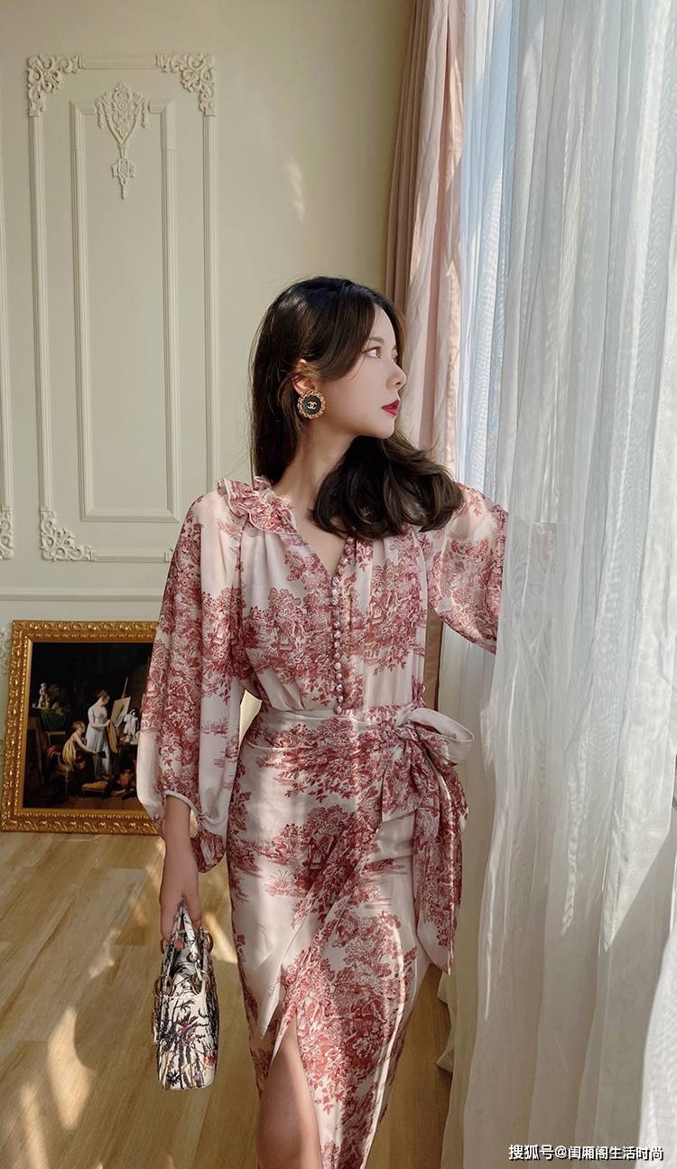 心锁女装搭配衬衫与半身裙个人推进无加盟骗局