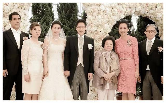 霍启刚生平受惠贵人一人纠偏一人引领