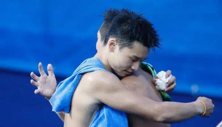 原创泳裤太小怕被关注陈艾森遭遇尴尬细数男跳水运动员的难言之隐