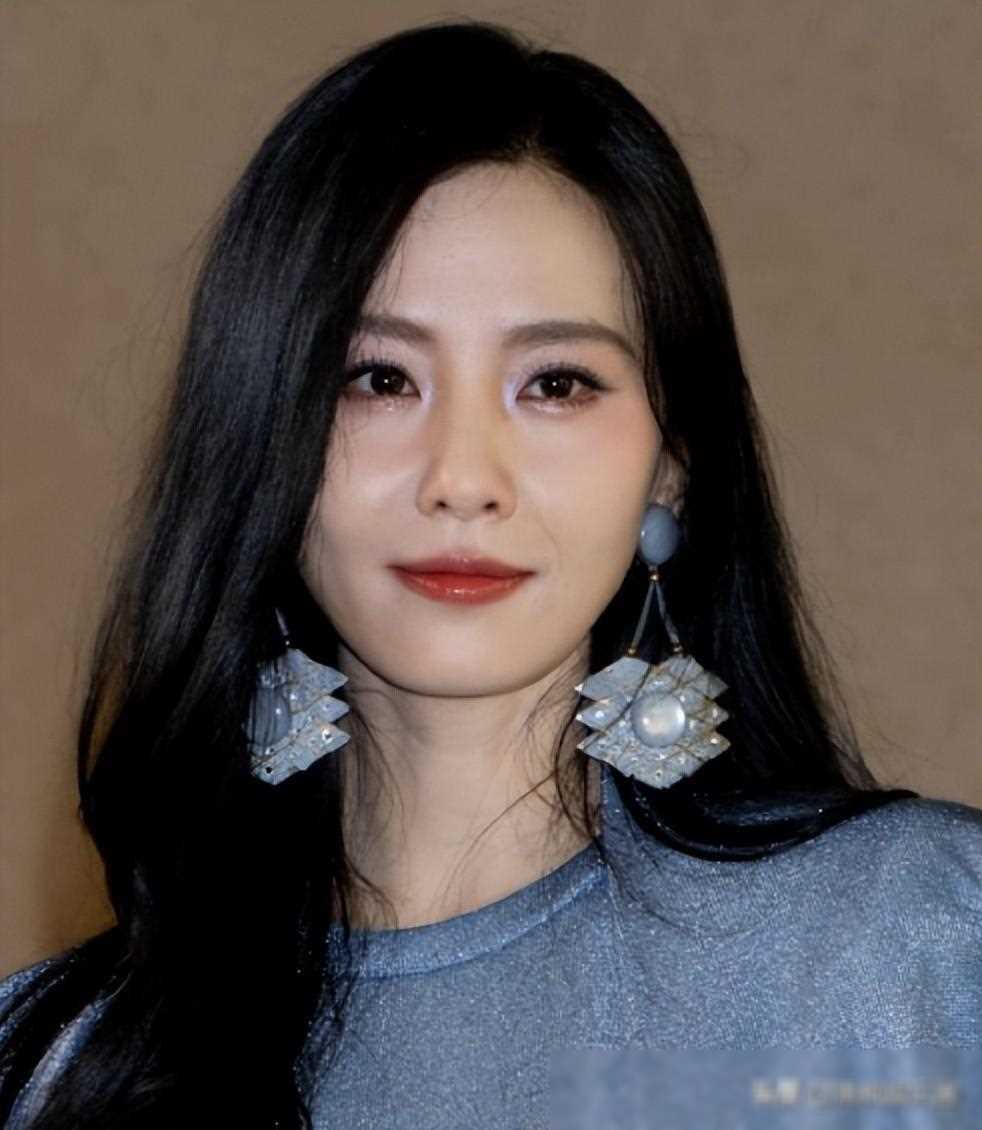 娱乐圈的残酷真相,在36岁的刘亦菲身上体现得淋漓尽致_赵薇_造型_时装
