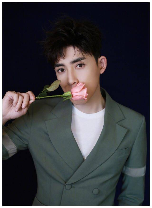 张睿现状曾被琼瑶力捧如今靠卖惨上位娱乐圈的残酷远不止此