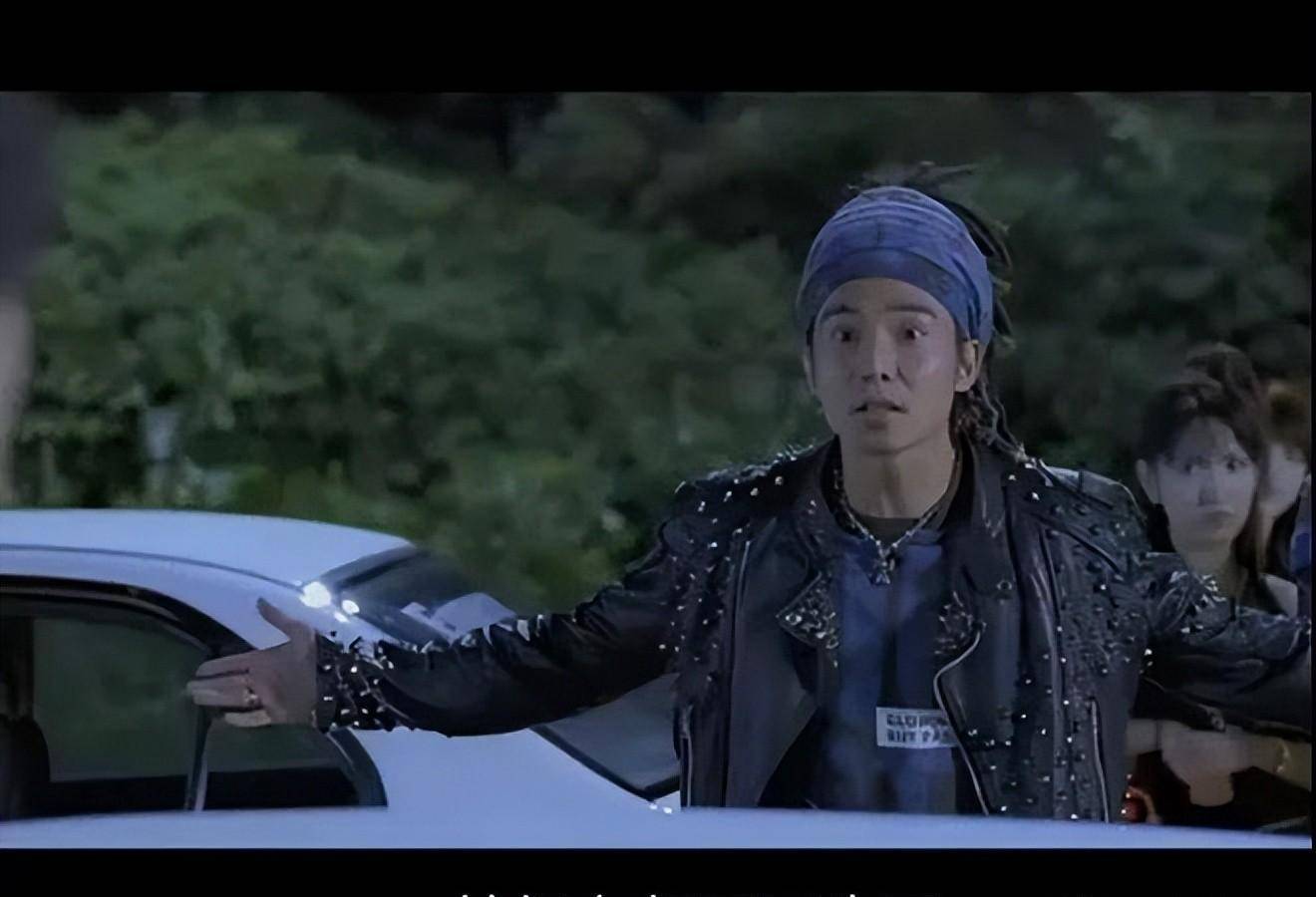 在电影中,刘畊宏饰演一位扫把头赛车手,戏份虽然不多,可也刷足了