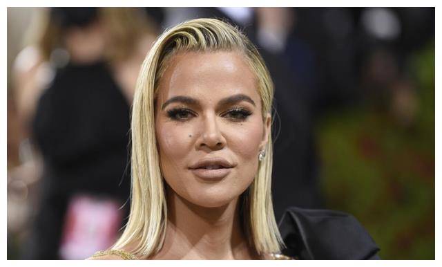 原创哈登前女友素颜带娃散步翘臀女王球员为何倾心