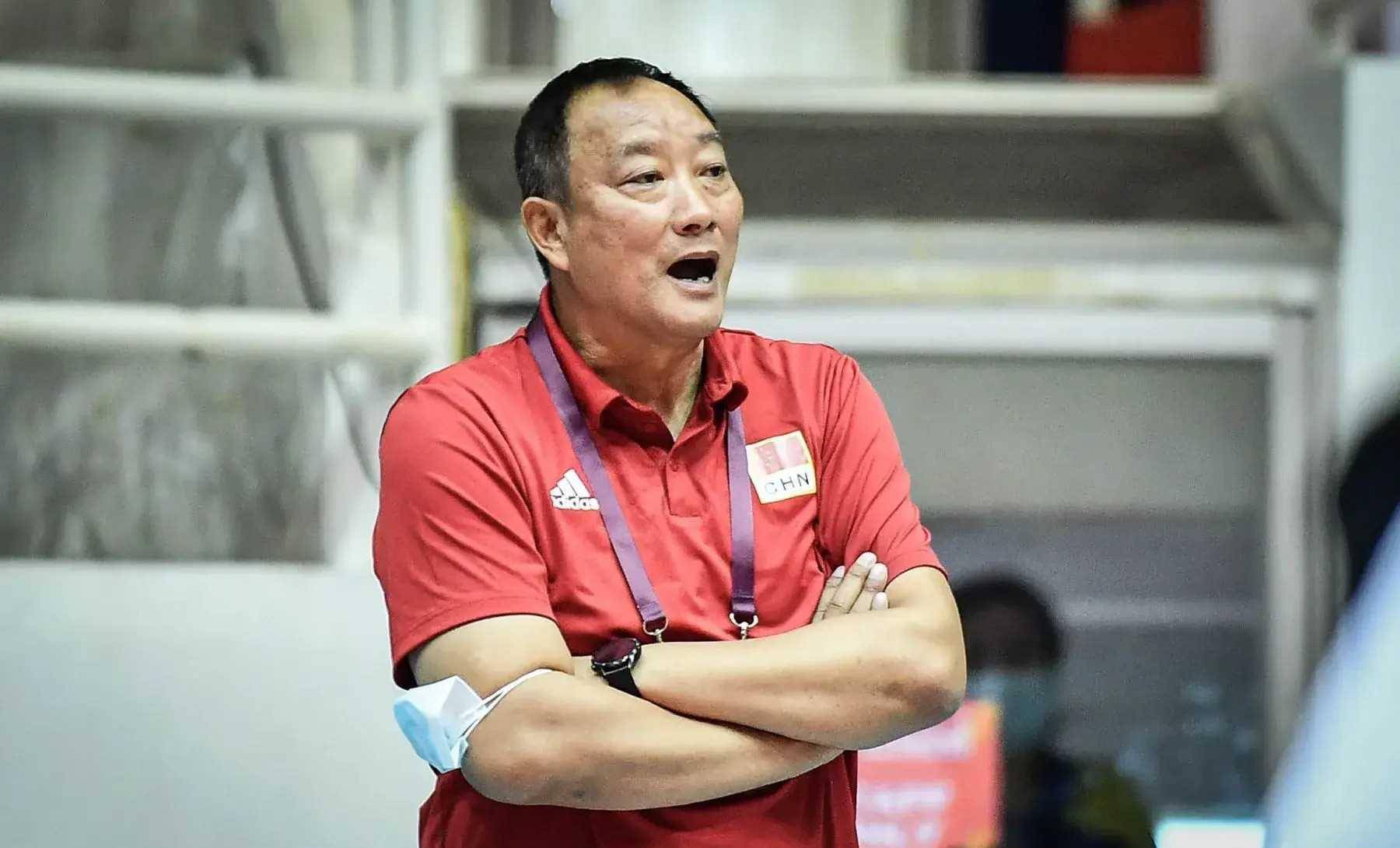 人们纷纷呼吁,是否可以引入外籍教练,或是国内的刘光心,李牧等才俊,亦