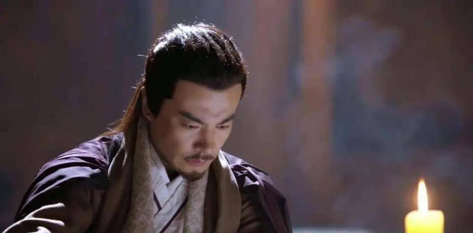 原创阳顶天好勇斗狠杨逍亦步亦趋智囊彭莹玉只有摇头叹息