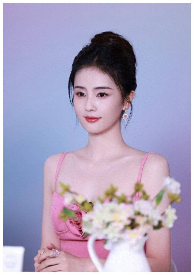 白鹿娱乐圈奇迹揭秘颜值与演技并存背后的资本大佬究竟是谁