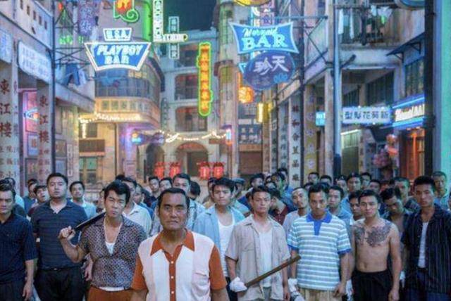 原创香港九龙城寨有多脏乱黄赌毒随处可见警察都不敢随便进入