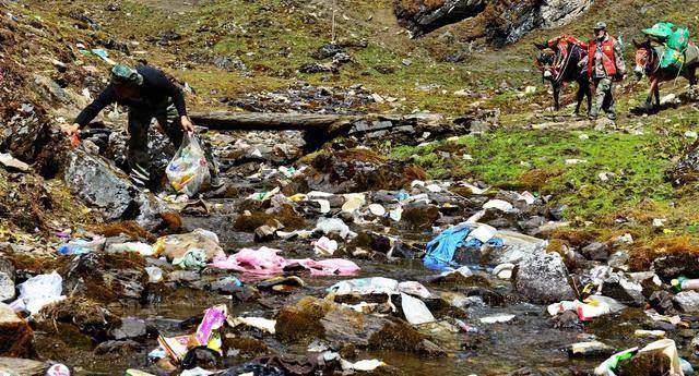 原创川藏线上的最让人愤怒的事儿进藏可以但是请别糟蹋这里