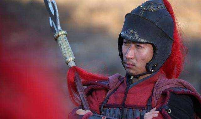 除了王贵,张宪等人,还有一个猛将不得不提,他跟岳飞是同乡,同是汤阴县