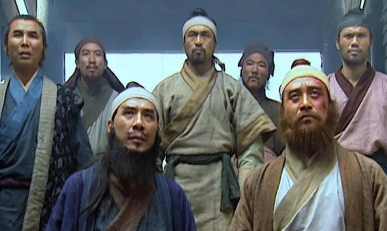 射杀晁盖的人就藏在他身边,跟林冲同级,花荣被冤枉了_梁山_史文恭