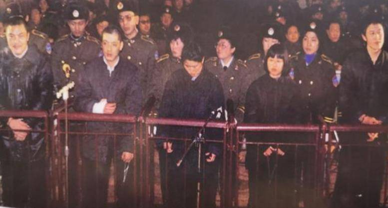 1991年,杭州一仙人跳团伙被抓,引出东北讷河42条人命大案