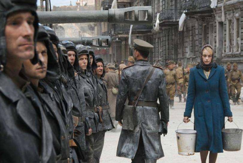 原创德国战败后有多惨200万妇女沦为战利品苏军报复太疯狂