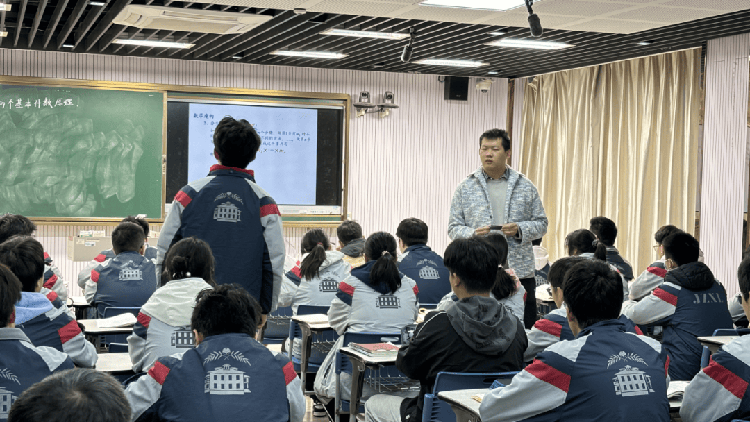 金陵中学集团人民中学汇文青研班开展第十六期代表课活动