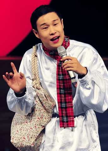 小沈阳合肥演唱会杀疯了！全程全开麦真唱，与老婆互飙高音，太震撼了-小沈阳参加安徽的综艺叫什么