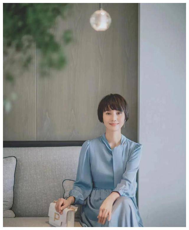 再来说一说袁泉,她的身材也非常符合当今的审美.