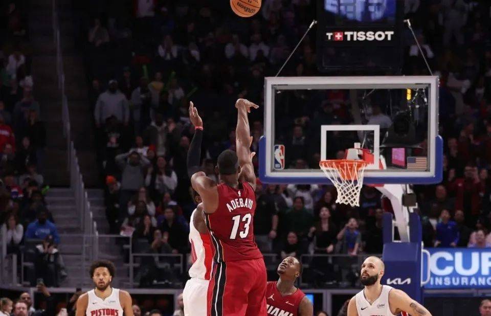 盘点本赛季压哨绝杀欧神仙逆天抛投神人17米超远三分