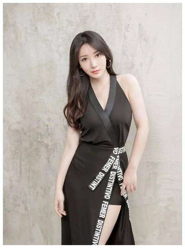 40岁女星美背柳腰大揭秘5位名人身材惊艳完美演绎女性魅力