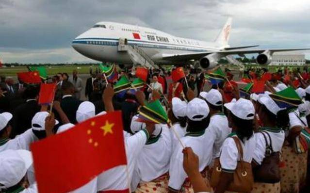 中国一再捐钱运送物资援助非洲为何不将钱直接用于国内建设呢