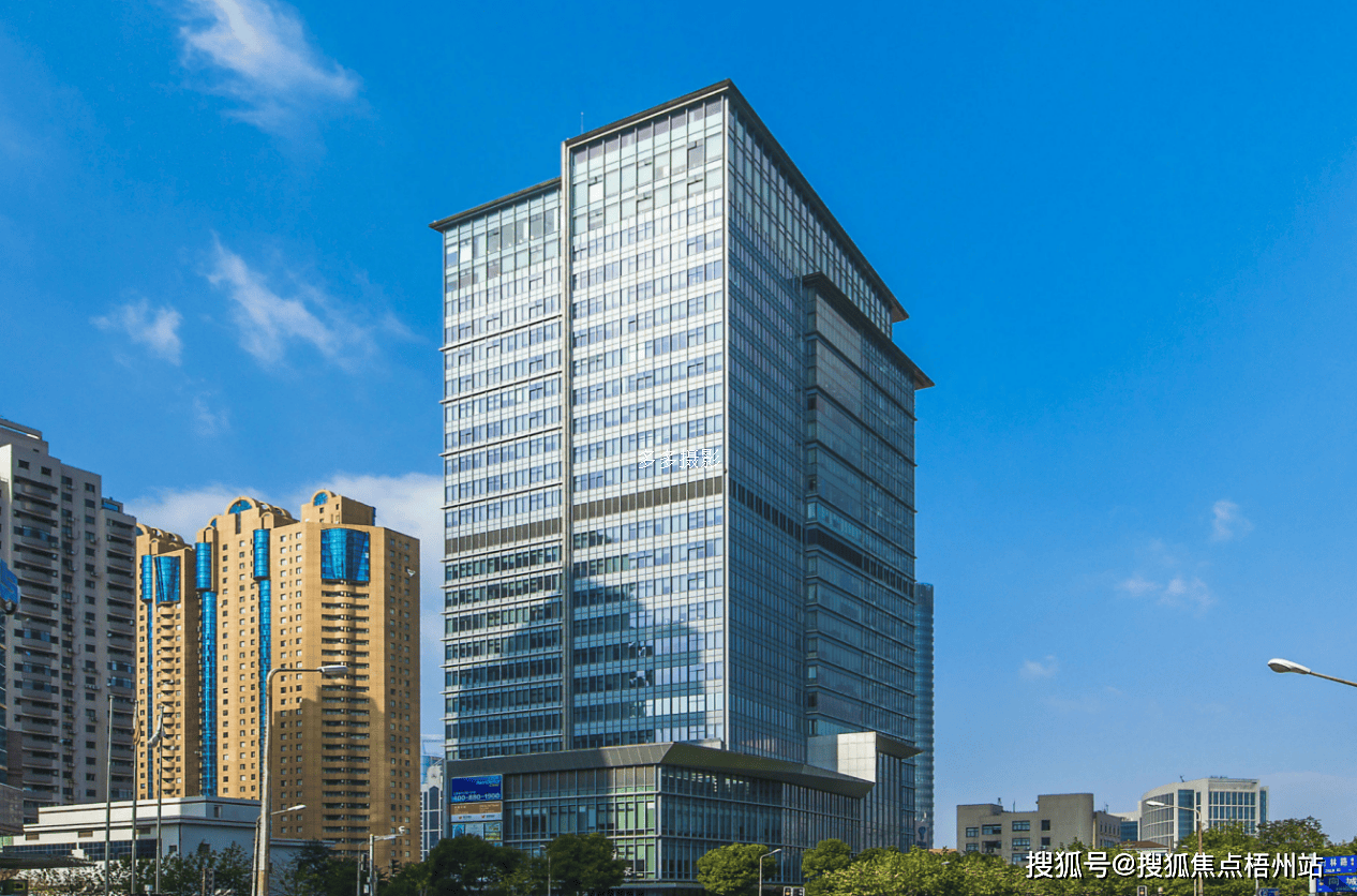 上海越秀大厦联合办公租120人工位精装修交通便利可注册