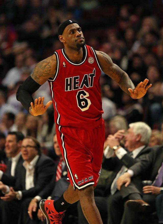 4万分先生詹姆斯打各队最高分打湖人仅41分最低这队被他砍61分