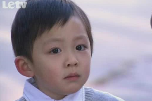 文章"儿子"夏天长大了,曾经的小帅哥突然变成这样让人接受不了_朱佳煜