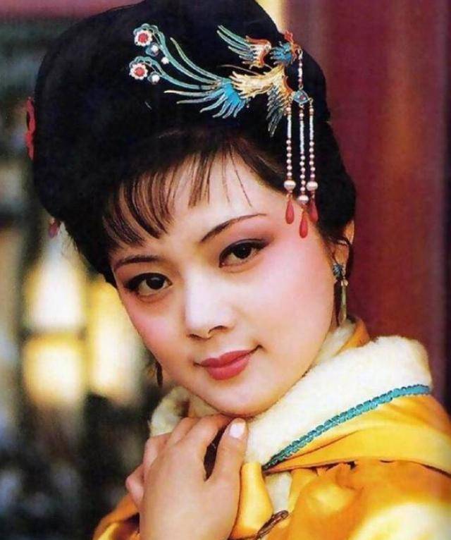 再读《红楼梦》:贾迎春为什么是木头一般的性格?_夫人_贾母_子女