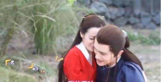 在拍摄《长歌行》时,吴磊公主抱起热巴轻轻松松,甚至可以飞奔.
