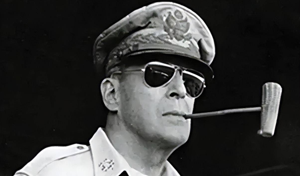 昭和女神原节子为国家被献给麦克阿瑟活到95岁却终生未婚