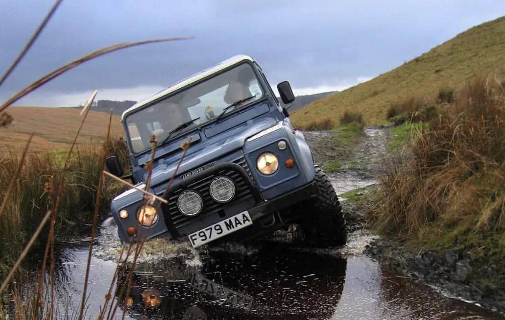 路虎卫士历史(2):命途多舛的大不列颠硬汉_搜狐汽车_搜狐网