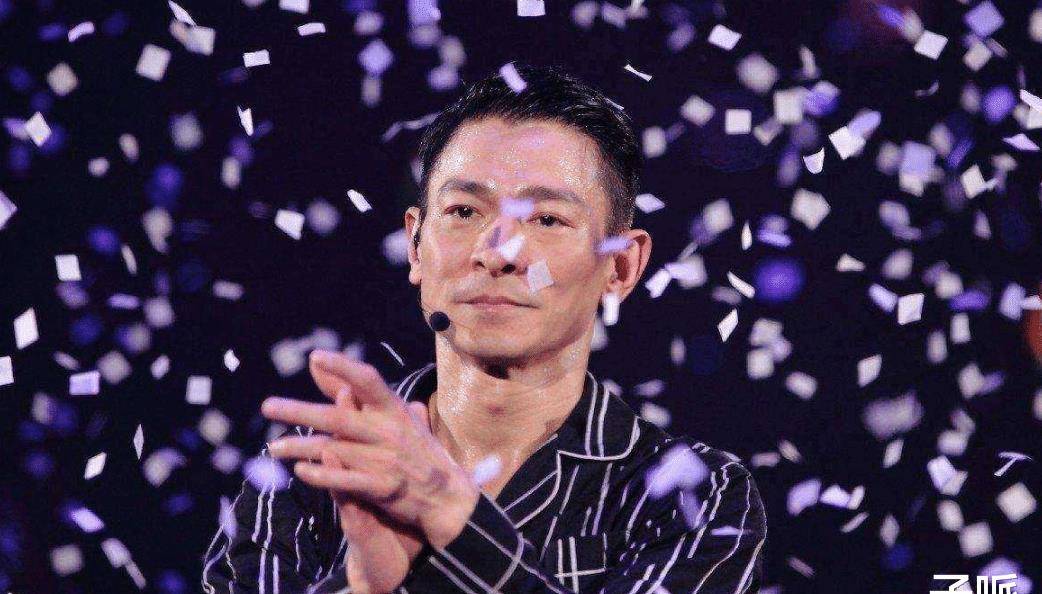 家境贫寒的刘德华,小时候只能睡5个小时,如今让人仰视_经历_心目_演技
