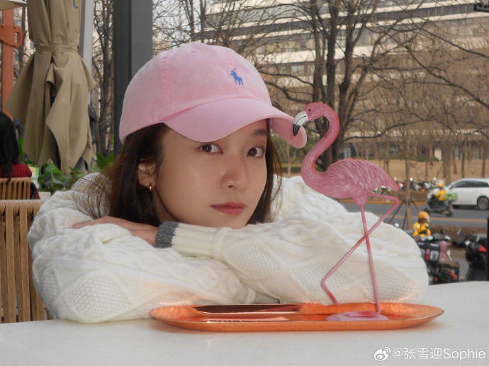 原创张雪迎晒九宫格美照肤白貌美惹人爱笑容甜美宛如初恋