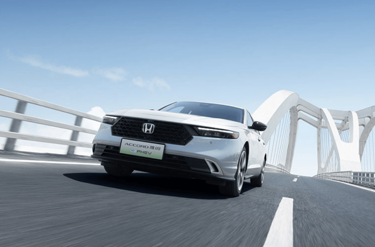 98万起,比9代凯美瑞更能打,第十一代本田雅阁哪款更值得买?