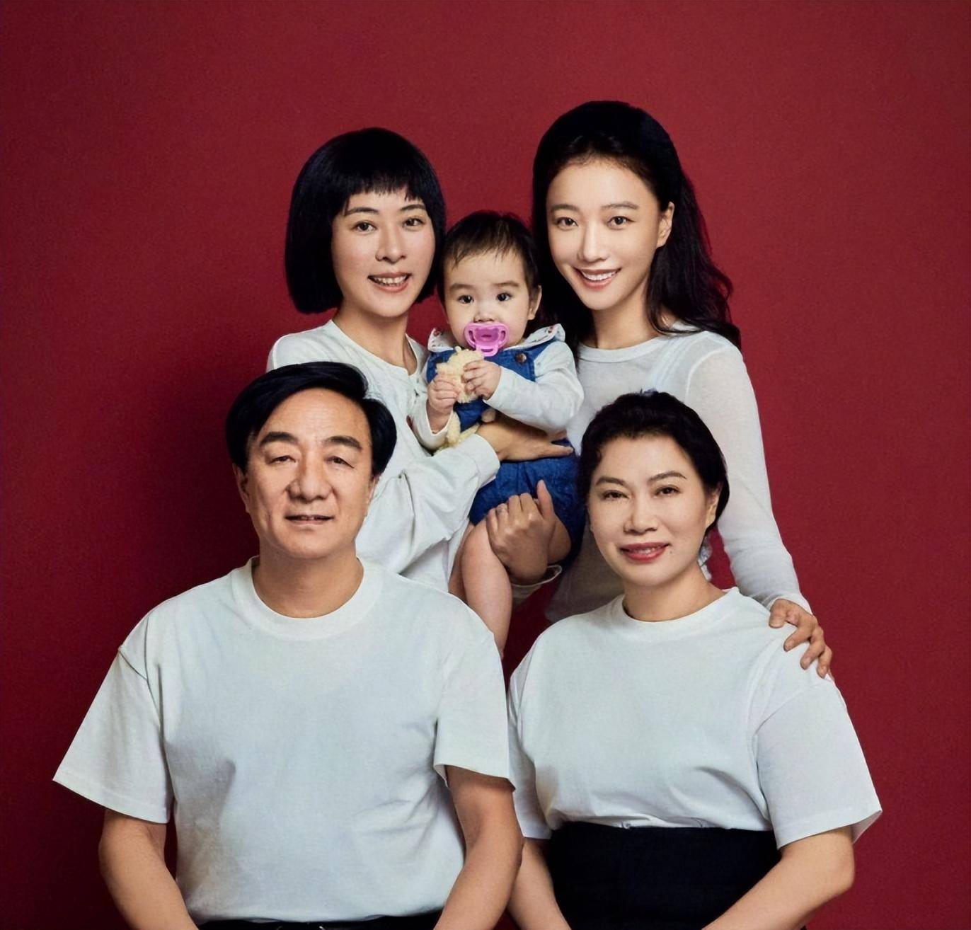原创王珞丹官宣喜讯引全网沸腾神秘好事竟是何方神圣网友纷纷送上祝福