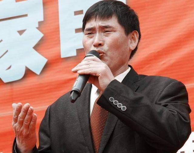 原创原创装了十年的大衣哥终于在陈亚男身上翻车了