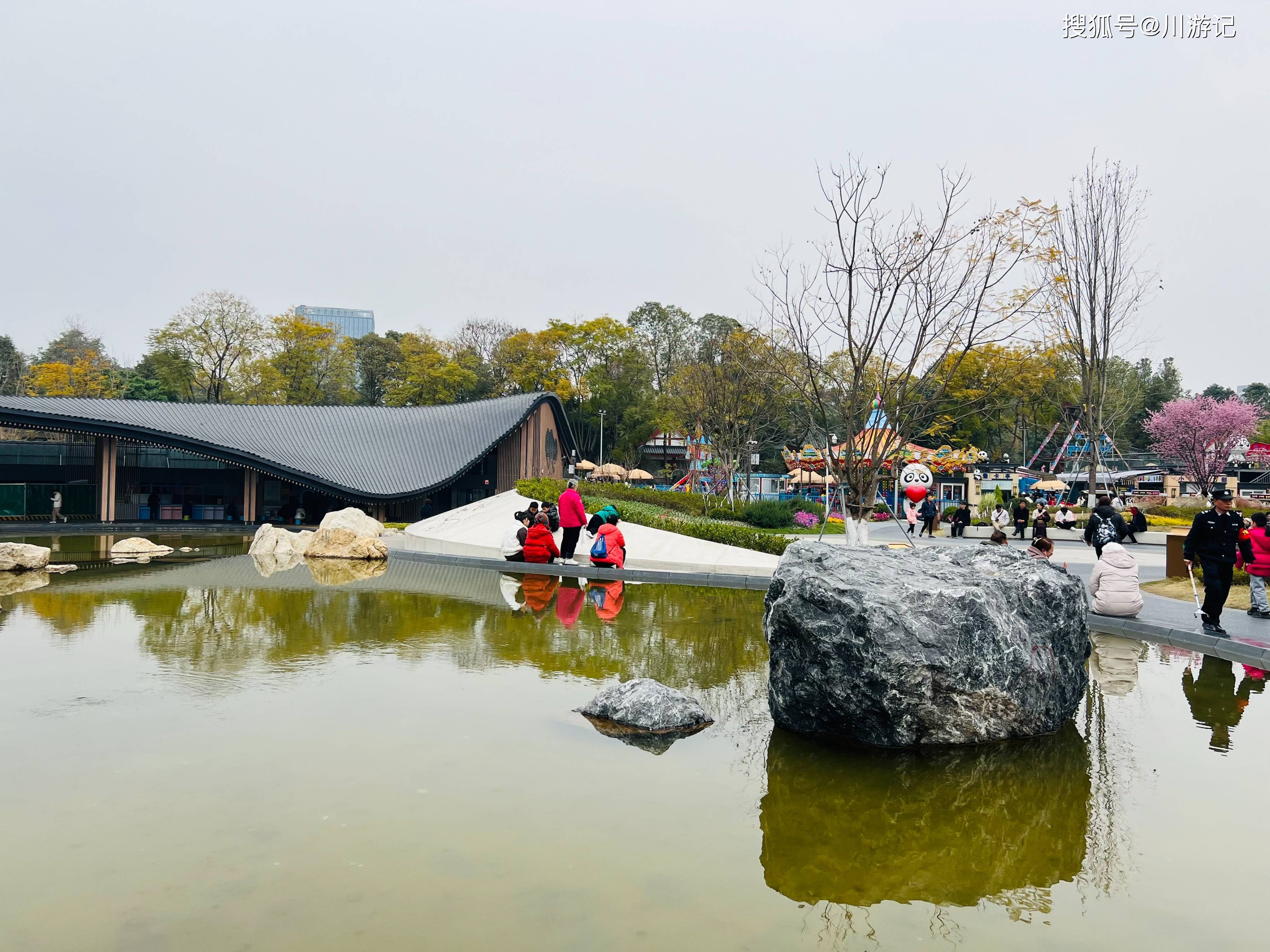 成都春日适合看花的公园,面积105亩,悠闲惬意,是当地人聚集地