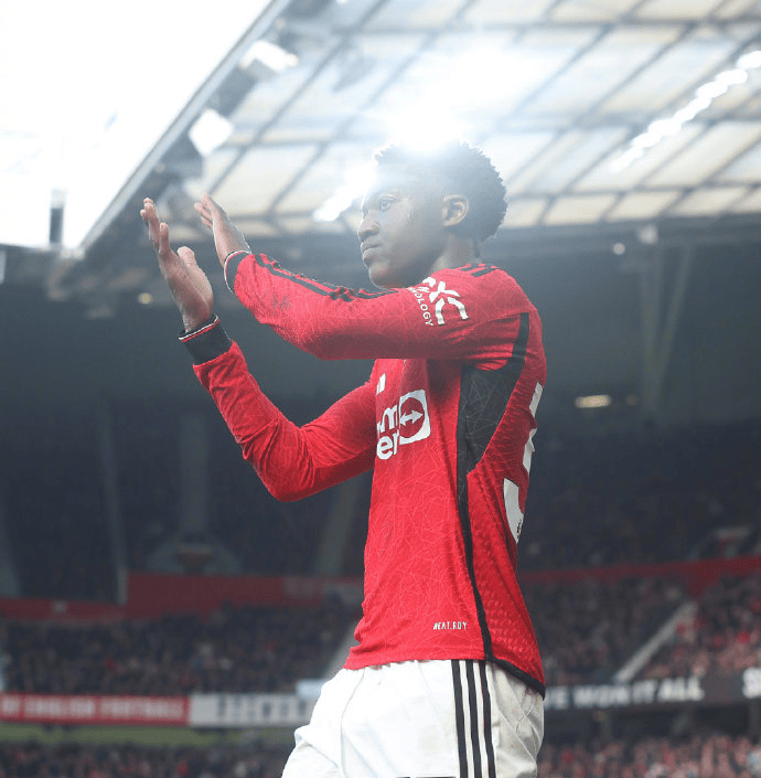 原创首次入选英格兰国家队梅努曼联的神奇小子卡塞米罗的接班人