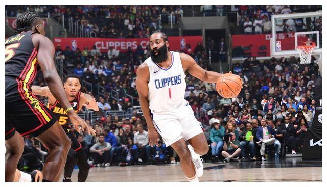 哈登9分6篮板10助攻复出前三节0分被大帽围攻热搜指责连爆