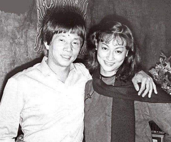 1979年,本就已经被张彻认作干女儿的惠英红,受到了武术名师刘家良的