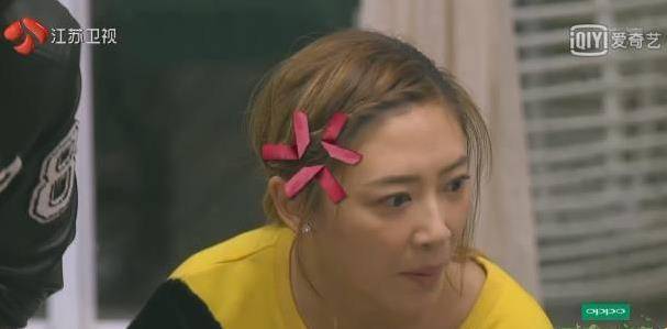 jasper再三撒谎惹怒陈小春当场摔碗发脾气工作人员都不敢说话