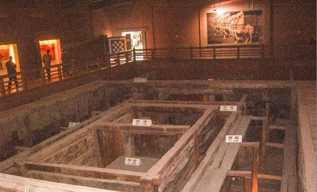 五儿子叫刘髆,是李夫人所生,被封为昌邑王.