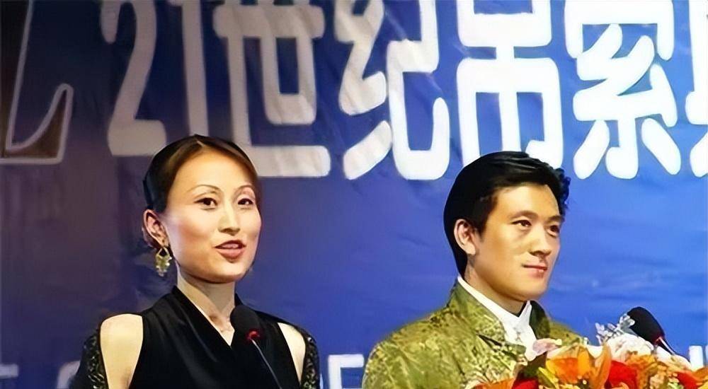 原创一年两亿零花对婆婆俯首帖耳黄圣依的卑微比陶虹高明多了